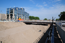 846913 Afbeelding van de werkzaamheden ten behoeve van de heraanleg van de Stadsbuitengracht langs de Catharijnekade te ...